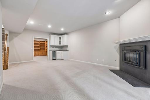 7238 Lewis Ridge Parkway, Edina, MN 55439