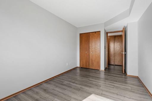 39-web-or-mls-121 Washington Ave S 702-13.jpg