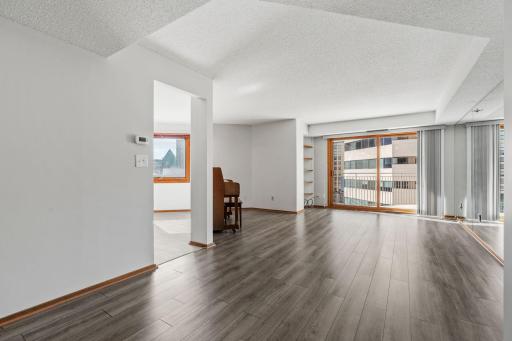 29-web-or-mls-121 Washington Ave S 702-3.jpg