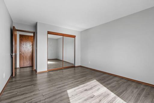 41-web-or-mls-121 Washington Ave S 702-15.jpg