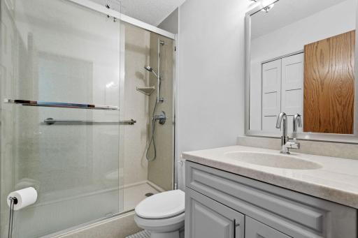 42-web-or-mls-121 Washington Ave S 702-16.jpg