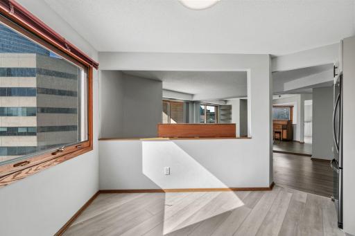 36-web-or-mls-121 Washington Ave S 702-10.jpg
