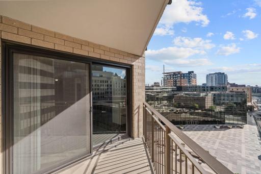 46-web-or-mls-121 Washington Ave S 702-20.jpg