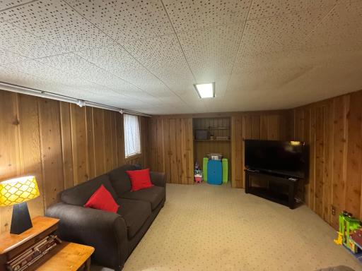 725 3rd Street SE, Willmar, MN 56201