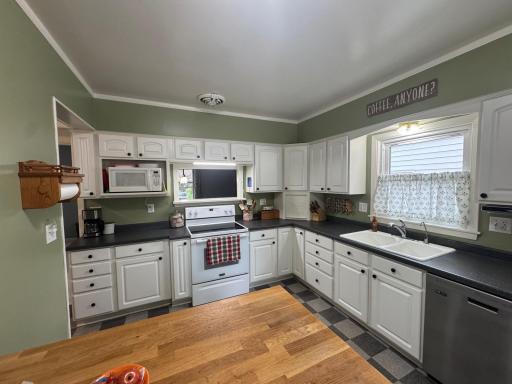 725 3rd Street SE, Willmar, MN 56201