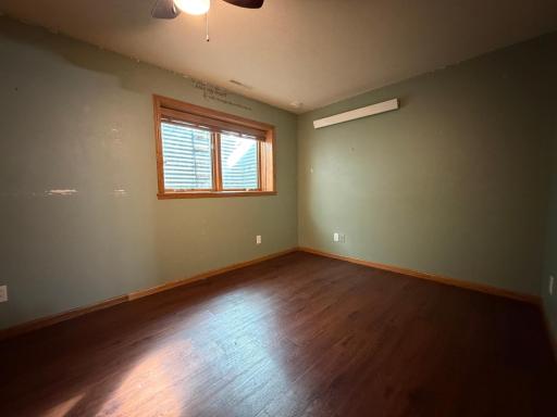 50 Bed Room 3.JPG