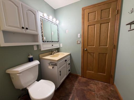 61 Down Stairs Bath.JPG