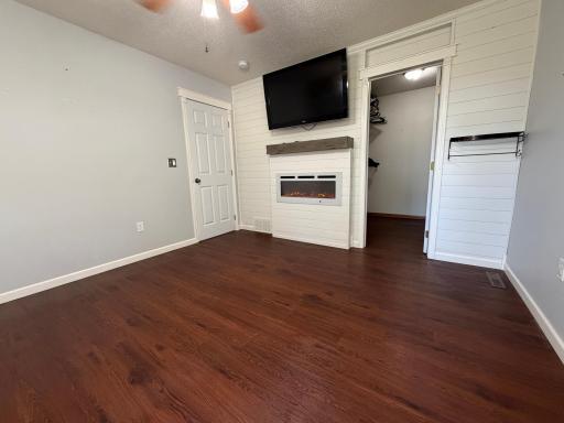 33 Primary Bed Room.JPG