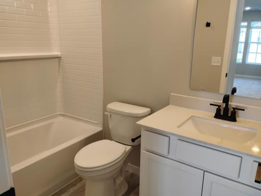 Upstairs Full Bathroom.jpg