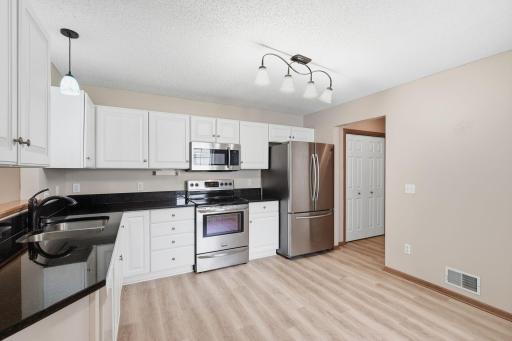 7966 Pinnacle Avenue NE, Elk River, MN 55330