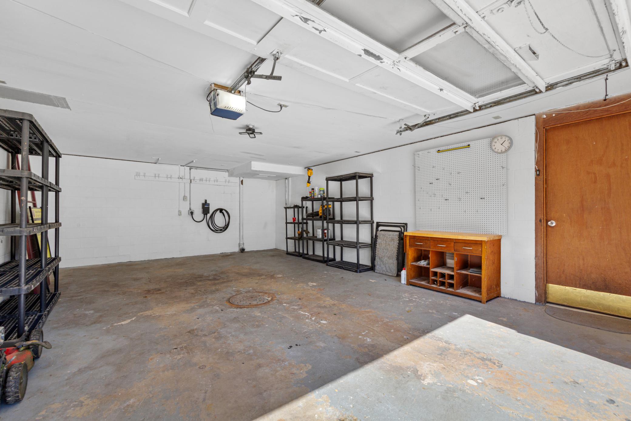36 garage.jpg