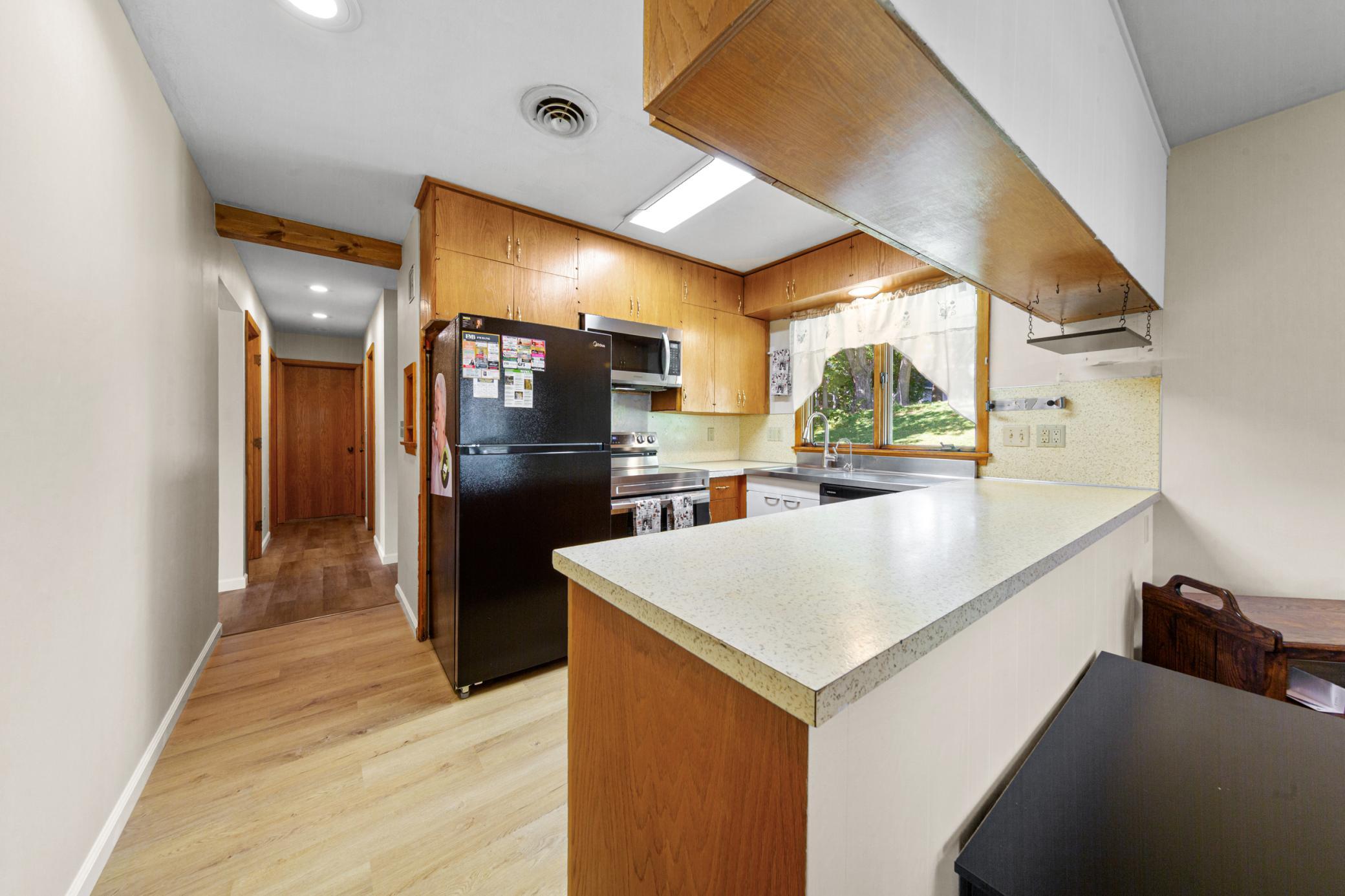 16 kitchen.jpg