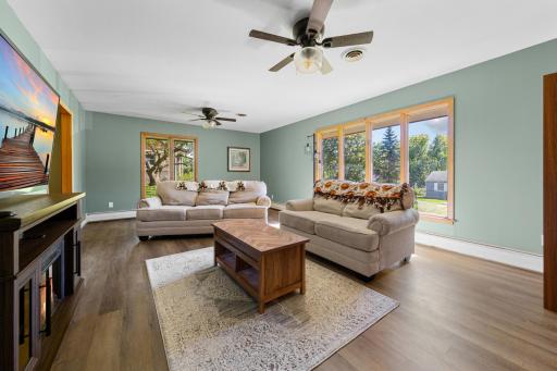 905 4th Avenue SE, Waseca, MN 56093