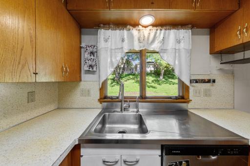 905 4th Avenue SE, Waseca, MN 56093