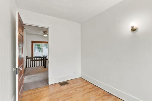 28-web-or-mls-1315 19th Ave NE Interior-21.jpg
