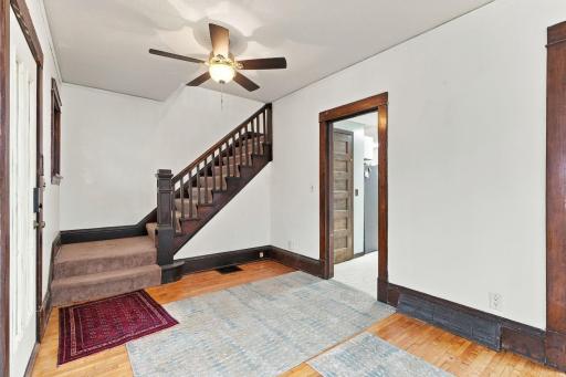 9-web-or-mls-1315 19th Ave NE Interior-2.jpg