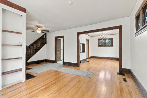 11-web-or-mls-1315 19th Ave NE Interior-4.jpg