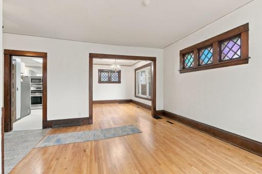 12-web-or-mls-1315 19th Ave NE Interior-5.jpg