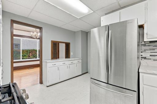 20-web-or-mls-1315 19th Ave NE Interior-13.jpg