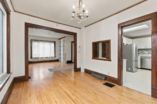15-web-or-mls-1315 19th Ave NE Interior-8.jpg
