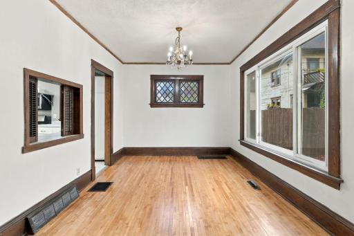 14-web-or-mls-1315 19th Ave NE Interior-7.jpg