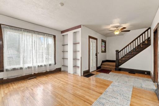 10-web-or-mls-1315 19th Ave NE Interior-3.jpg