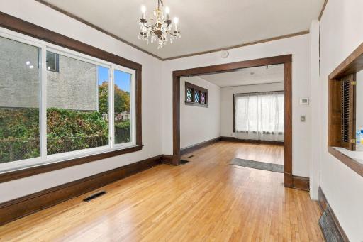 16-web-or-mls-1315 19th Ave NE Interior-9.jpg