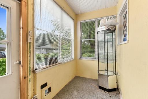 34-web-or-mls-1315 19th Ave NE Interior-27.jpg