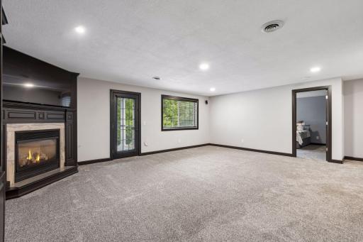 980 Carriage Lane, Chaska, MN 55318
