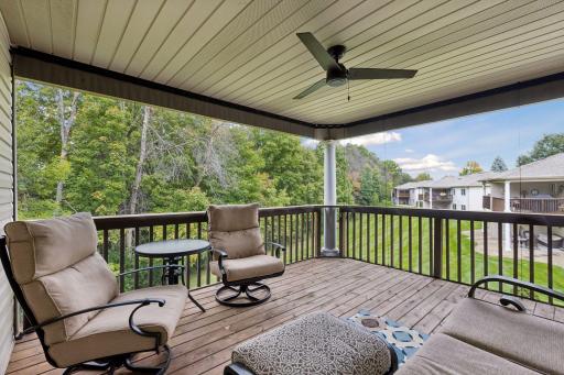 980 Carriage Lane, Chaska, MN 55318