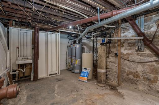 17-web-or-mls-307-2nd-st-nw.jpg