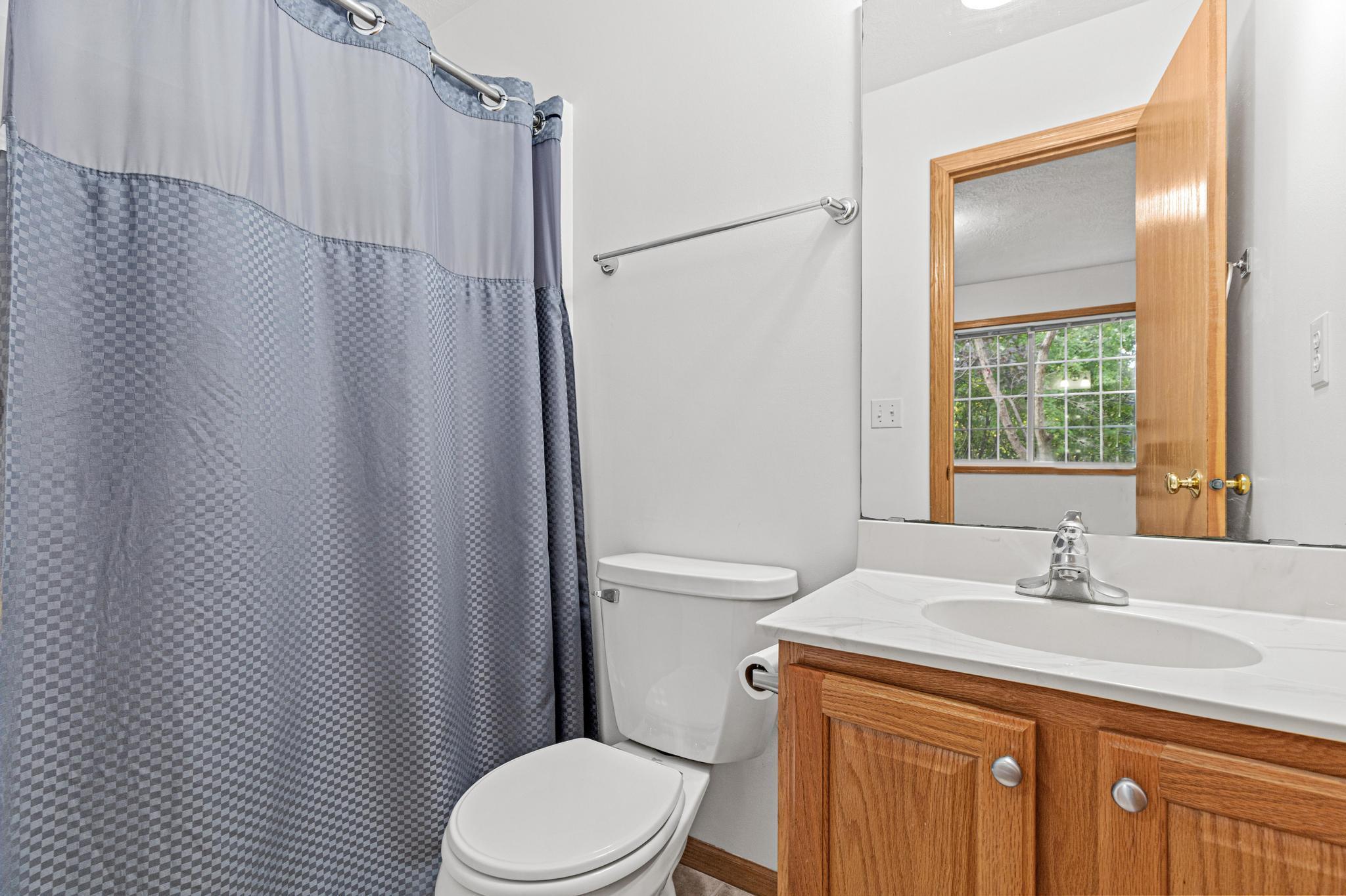 Lower level 3/4 bathroom