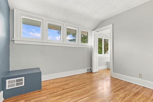 919 26th Avenue SE, Minneapolis, MN 55414