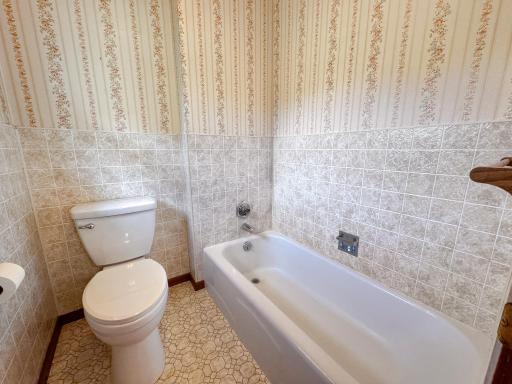 LL Bathroom #4