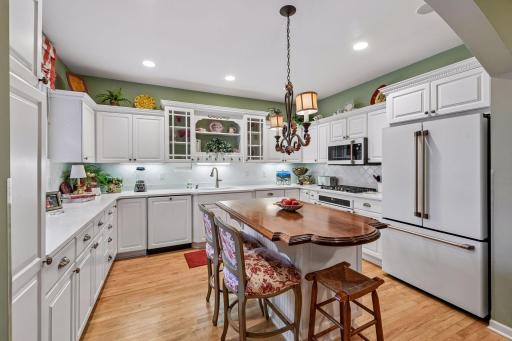 740 Widsten Circle, Wayzata, MN 55391