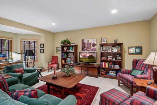 740 Widsten Circle, Wayzata, MN 55391