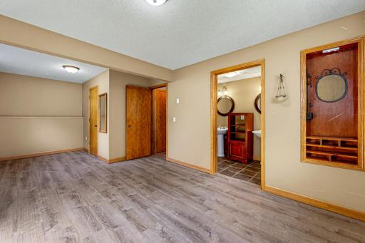The primary suite features a walk-in closet and an ensuite 3/4 bathroom.