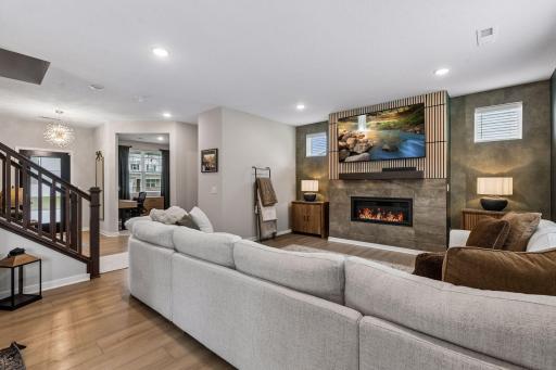 Spacious, high ceilings, and gorgeous accent walls.
