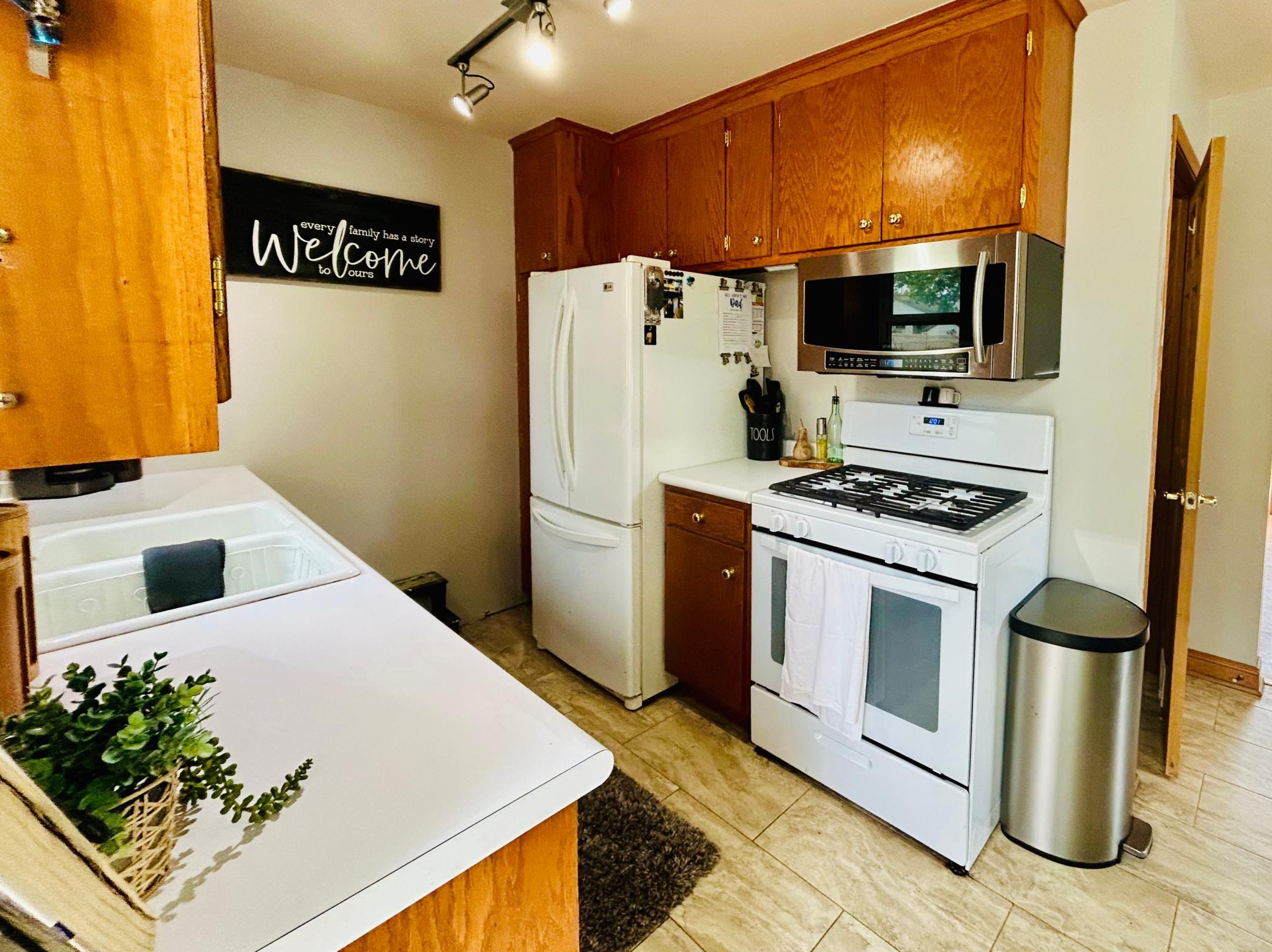 Gas stove & cozy kitchen