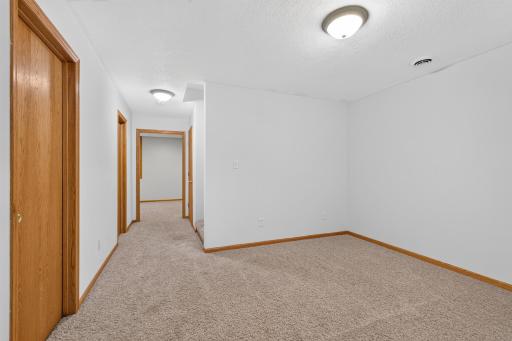 607 1st Avenue NW, Osseo, MN 55369