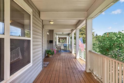 607 1st Avenue NW, Osseo, MN 55369