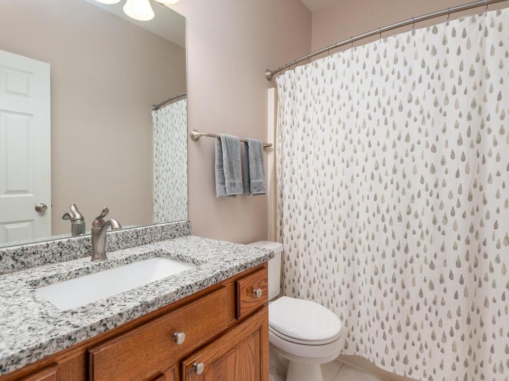 Upper level Full Bath