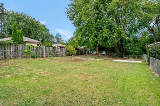 1579 Leone Avenue, Saint Paul, MN 55106