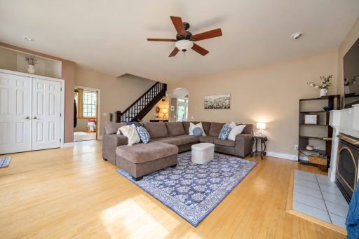 702 1st Avenue NW, Chisholm, MN 55719