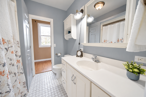 702 1st Avenue NW, Chisholm, MN 55719