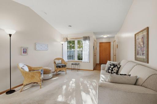 1067 Blackbird Trail SW, 8, Hutchinson, MN 55350