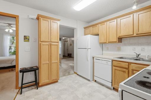 1067 Blackbird Trail SW, 8, Hutchinson, MN 55350