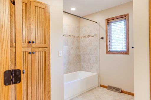 19037 Xerxes Street NW, Elk River, MN 55330