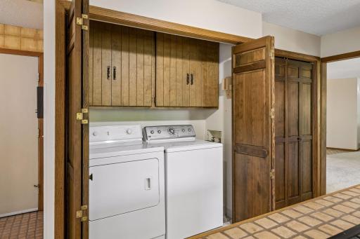 2716 Isle Royale Court, Burnsville, MN 55337