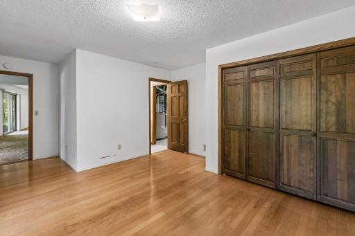 2716 Isle Royale Court, Burnsville, MN 55337